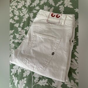 Dondup white jeans with distressing throughout.
Brighton model, Carrot fit.